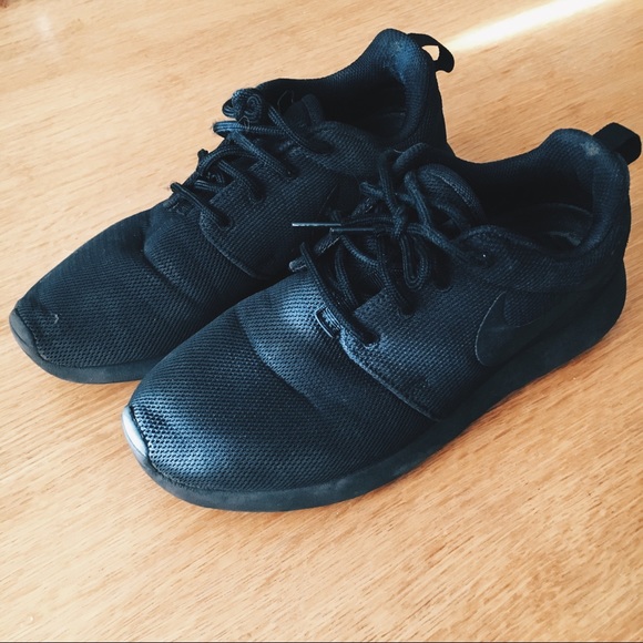 NIKE ROSHE ONE - Picture 3 of 4